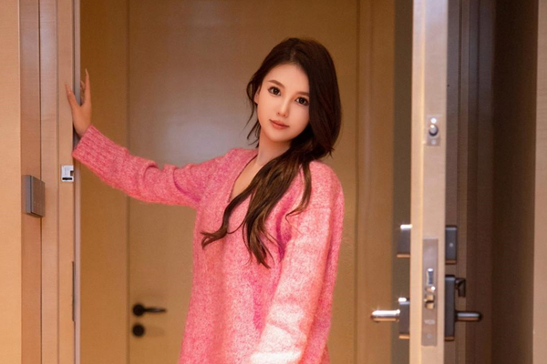 极品国模酒店约炮抠逼模式